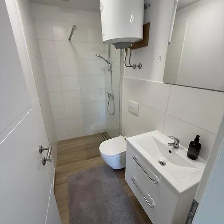 Lägenhet Apartma Tara 2 *